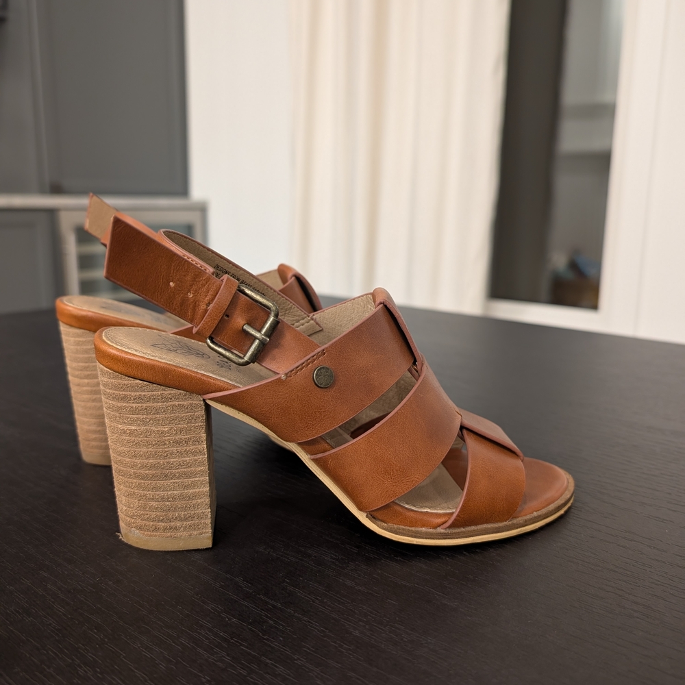 BEAST FASHION Tan Strappy Heels